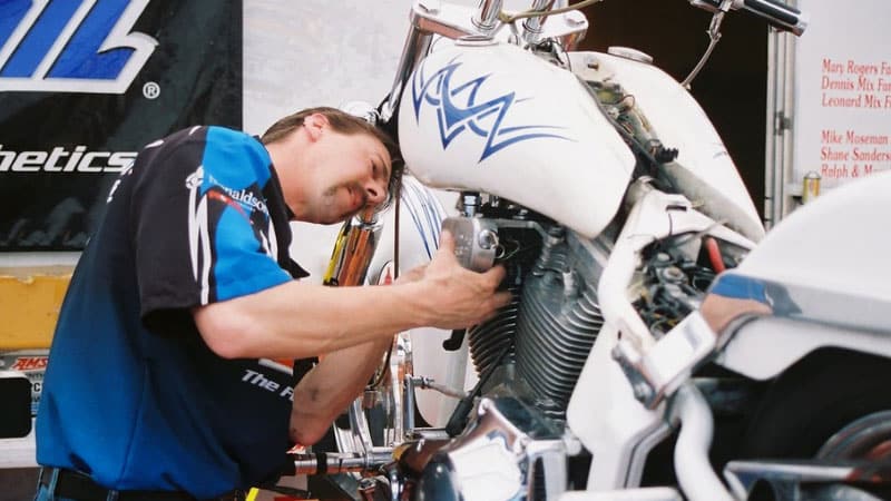 How to Become a Motorcycle Mechanic | BikersRights