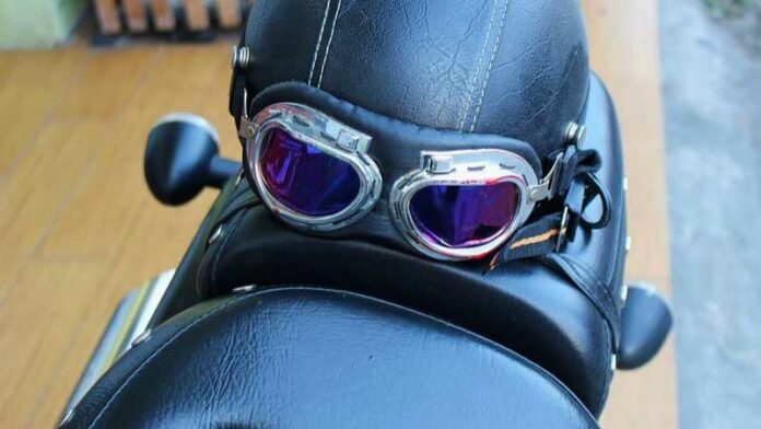 10 Best Motorcycle Goggles (2021 Reviews)