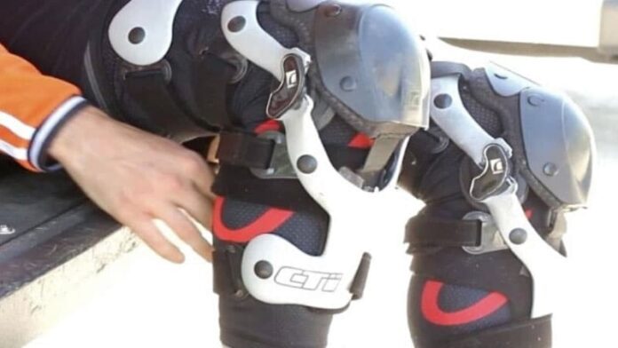 12 Best Motocross Knee Brace Reviews – Buying Guide 2023