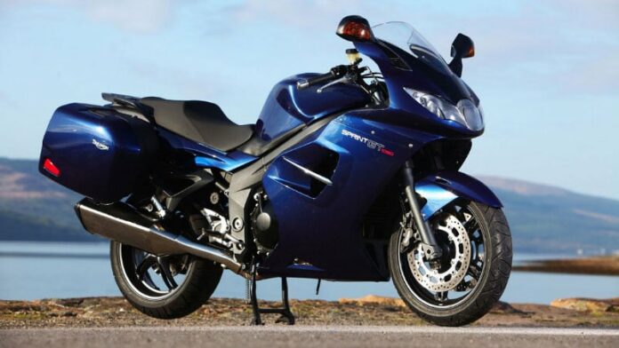 2012 Triumph Sprint GT1050 Review