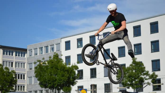 Best BMX Helmets For Safety: Full Face, Youth & Flatland/Freestyle
