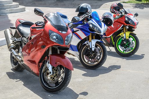 Scooter vs Motorcycle – Which is Safer?