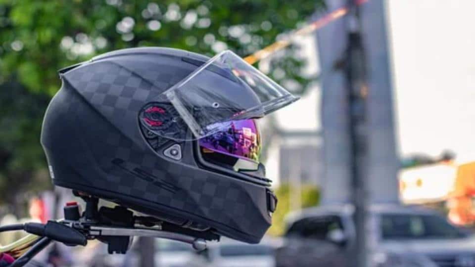 How to Tell if a Motorcycle Helmet Is Too Small