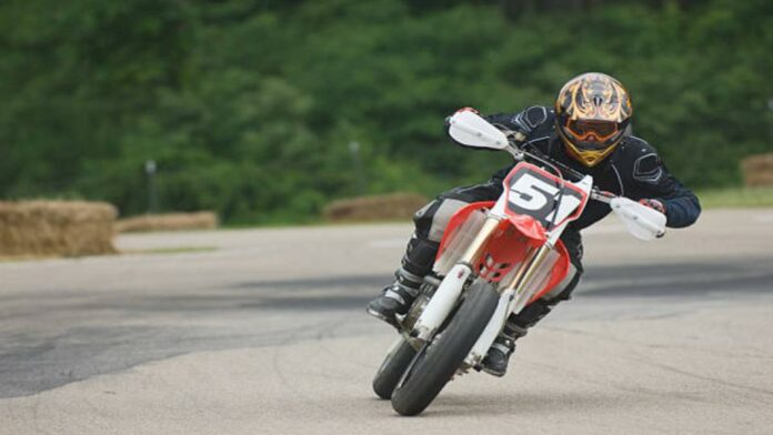 Supermoto Vs Sportbike – Which One Should You Buy?