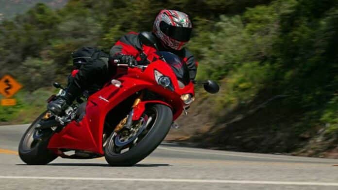 How to Shift Gears on a Motorcycle Effortlessly