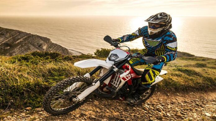 How to Ride a Dirt Bike: Beginner’s Guide