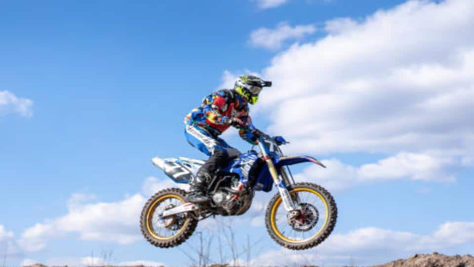 How Fast Does a 125cc Dirt Bike Go? (2025 Guide)