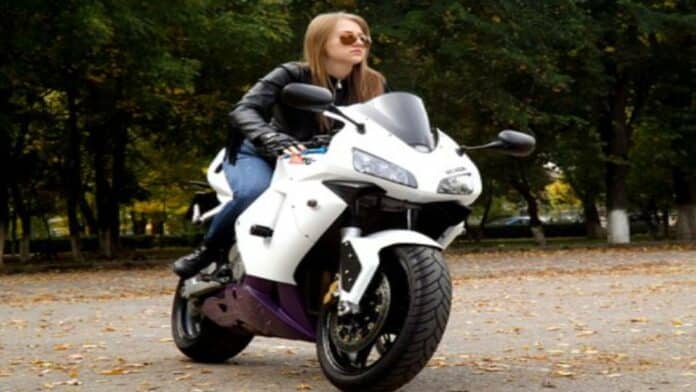 10 Best Motorcycles For Short Women 2022 + New Vs Used