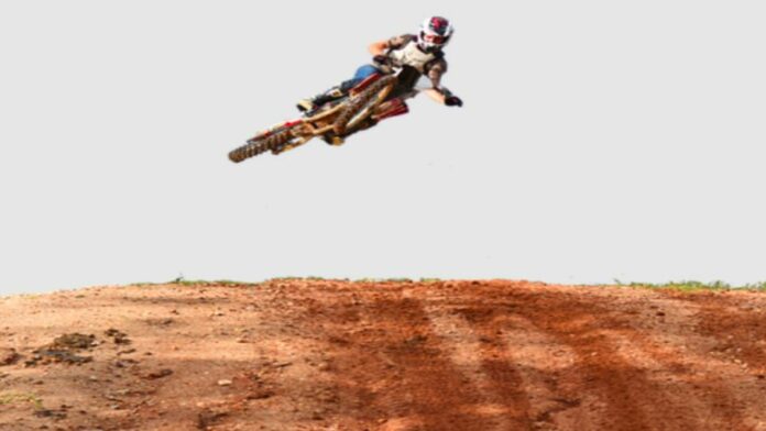 How to Whip Dirt Bike – Guide for First-Timers