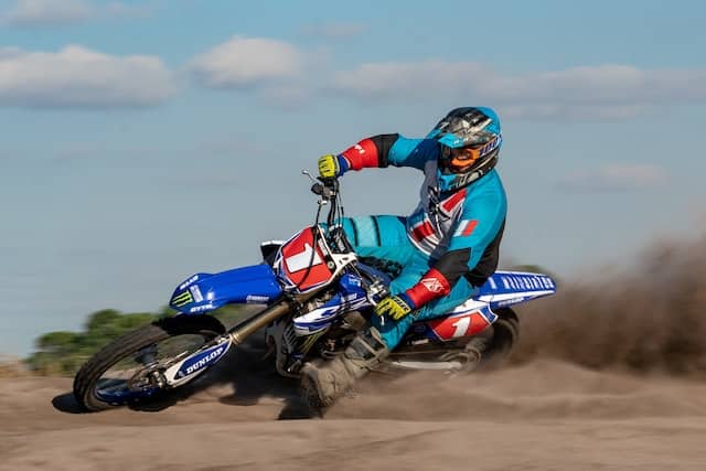 How Fast Does a 450cc Dirt Bike Go? [Answered]