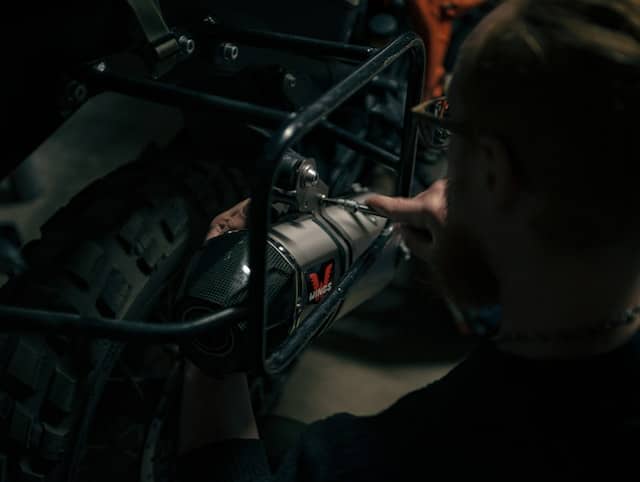 Loosing the Rear Axle Nut