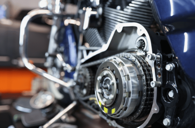 How Does a Clutch Work on a Motorcycle – EXPLAINED