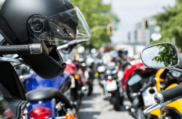 How to Clean Motorcycle Helmet : [Step by Step Guide]