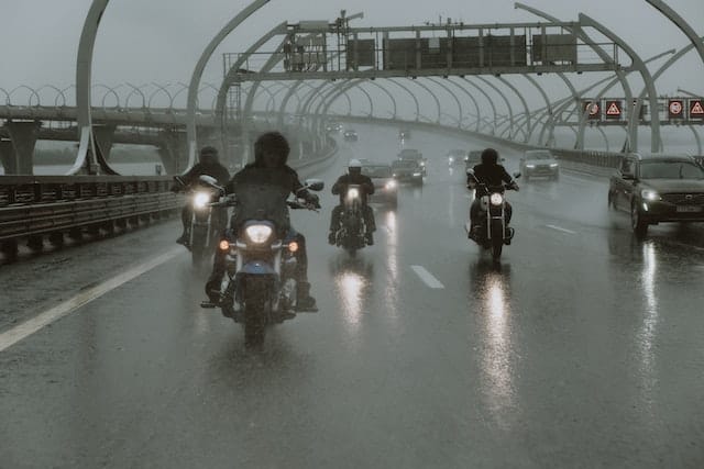 Hydroplaning due to rainy season